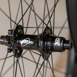 PAIRE DE ROUES ENDURO E13 LG1 DH / FORMULA 27.5 8 PAIRE DE ROUES ENDURO E13 LG1 DH / FORMULA 27.5 -VéloLuxe Boutique A21WHALCEND27 02 2000