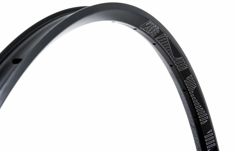 VéloLuxe Boutique -VéloLuxe Boutique A19RIME13TRS29 2000 768x492 1