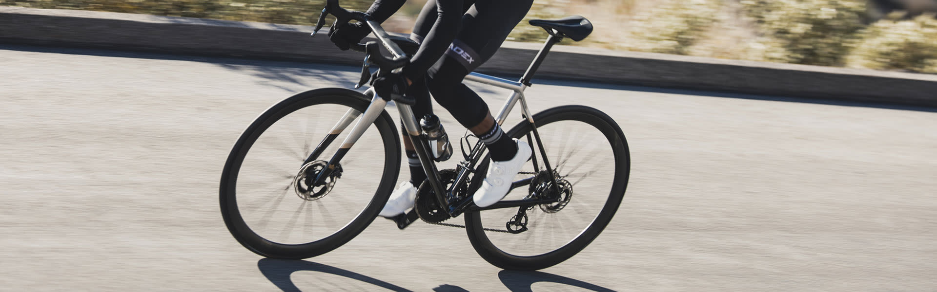 VéloLuxe Boutique -VéloLuxe Boutique road wheels banner d